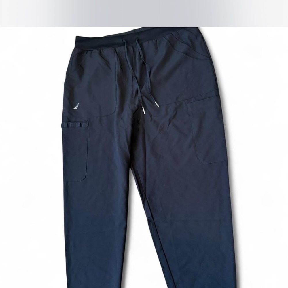 NWT Náutica black joggers